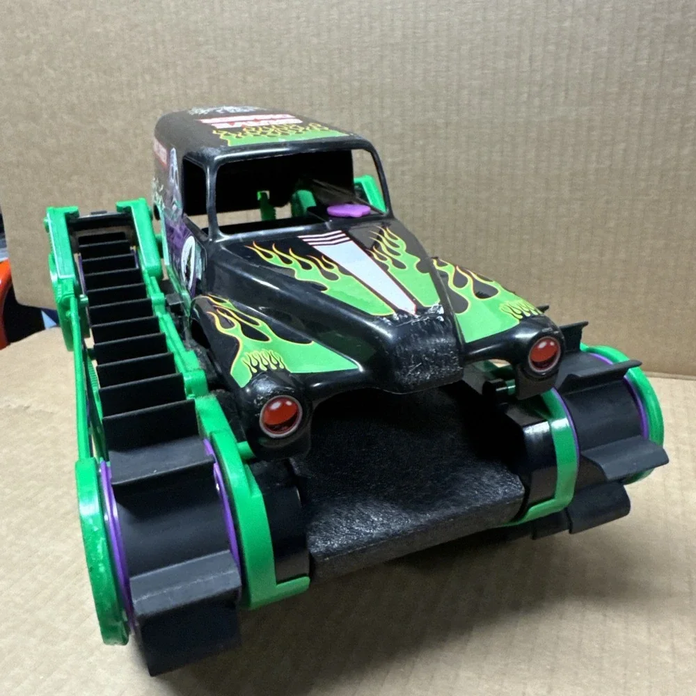 Monster Jam Grave Digger Trax RC All-Terrain Vehicle,‎ 1:15 Scale Toy Truck Only